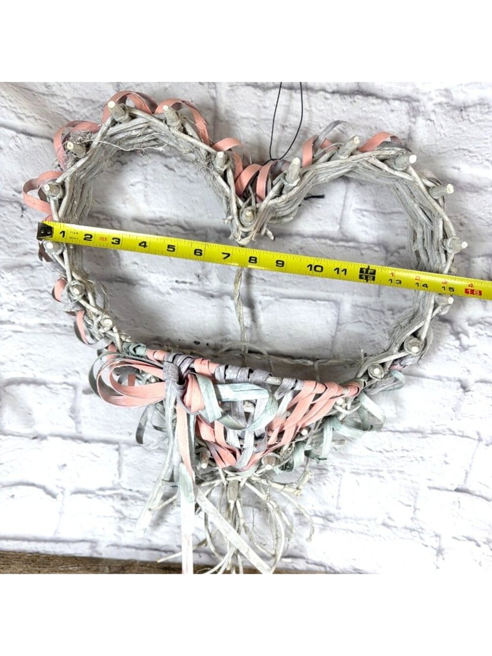 VTG Shabby Chic Cottage Core Wicker Heart Wall Basket Pink Floral Towel Holder - Picture 9 of 16
